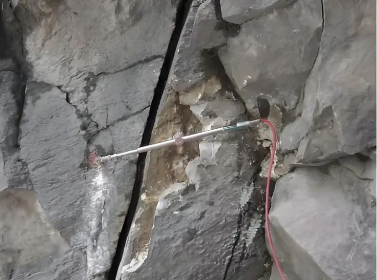 振弦式裂縫計在物聯(lián)網(wǎng)行業(yè)應(yīng)用